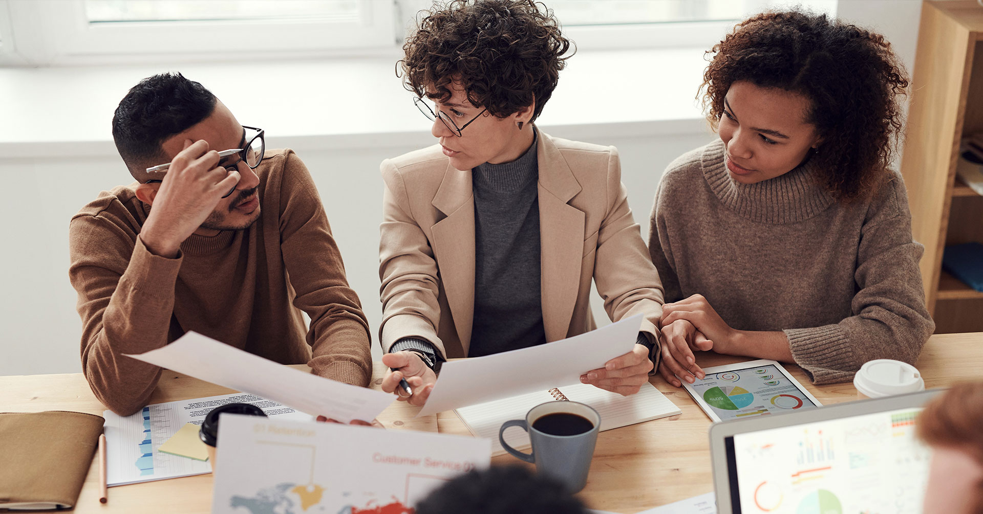 Group working banner-15